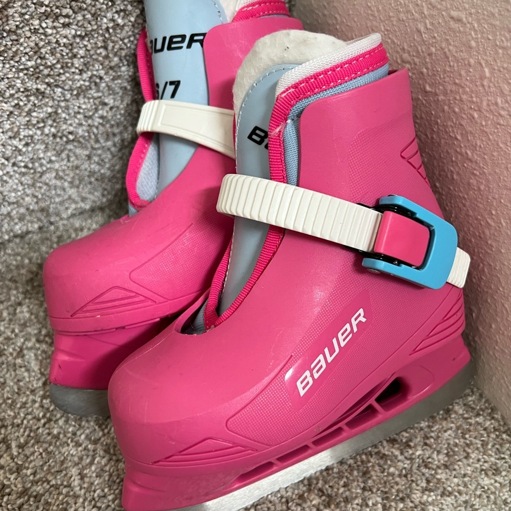 Bauer little girl ice skates